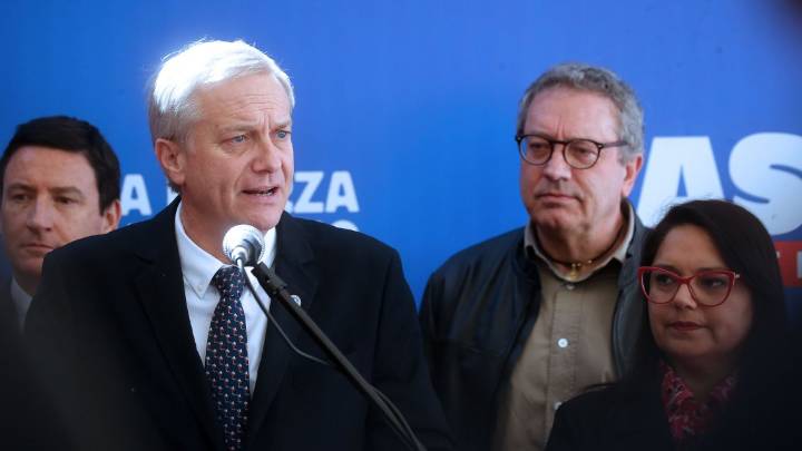 Ubilla y Solari critican "plan de shock" y "Chao préstamo" propuestos por Kast