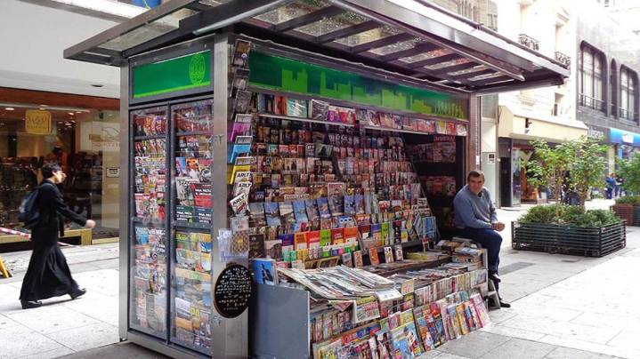 El Gobierno declaró "obsoleto" el régimen de las paradas de diarios, pero las habilitó para otras funciones: qué podrán hacer