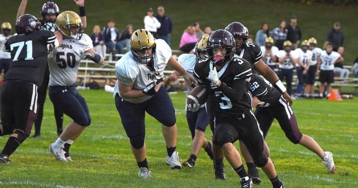 Big second quarter powers Gloversville football past Cohoes
