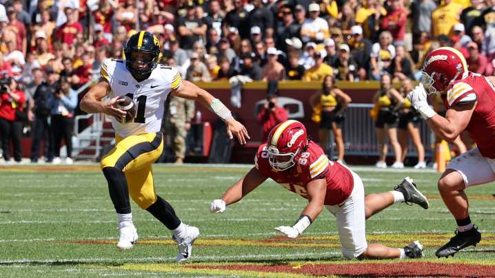 What Mark Gronowski said before Iowa football faces UMass