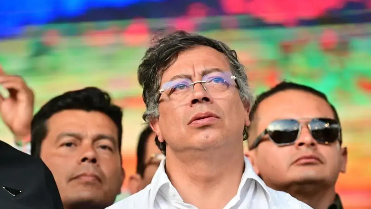 'Me referí a que fuera Ecopetrol y no un intermediario privado': Gustavo Petro por contrato de regasificación ligado a amigo de Ricardo Roa