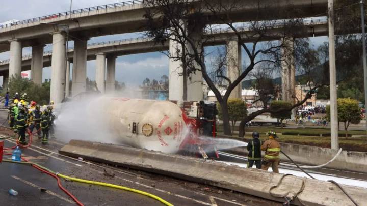 Buscan a familiares de dos víctimas del accidente en el Puente de la Concordia