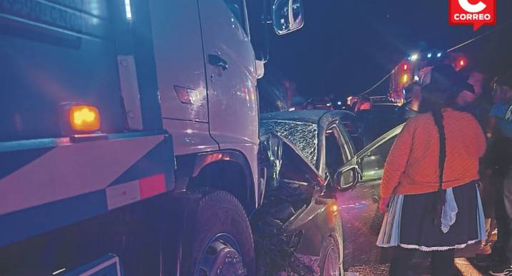Huancayo: Camión choca con auto, chofer muere y hay pasajeros graves