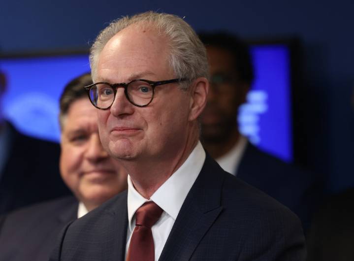 University of Chicago's President Paul Alivisatos to stay on