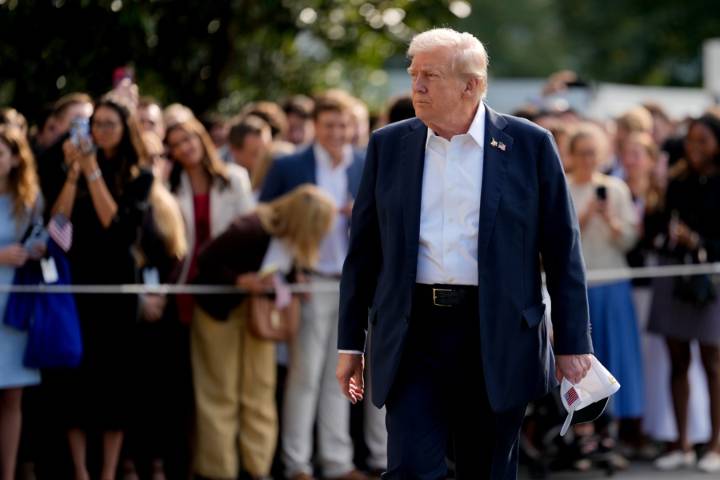 EE.UU. se asoma al cierre Federal con el Gobierno Trump planeando despidos de funcionarios