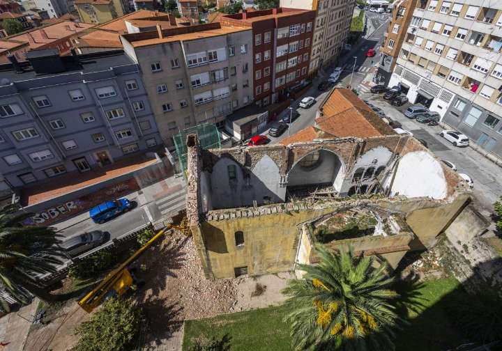 Derriban la iglesia de San Pablo, en la calle del Monte, por su avanzado deterioro