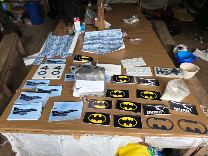 Cerca de una tonelada de cocaína hallada con el logo de Batman