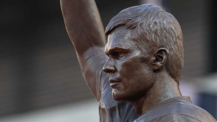 Robert Kraft, Patriots Want Bill Belichick Statue ‘Next To Tommy’