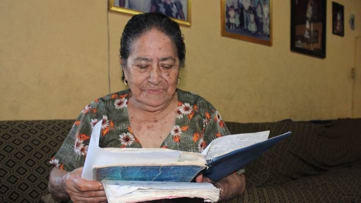 Chiapas: Luvia, de 77 años, quiere aprender a escribir y superar el analfabetismo