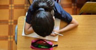 Una paradoja en educación