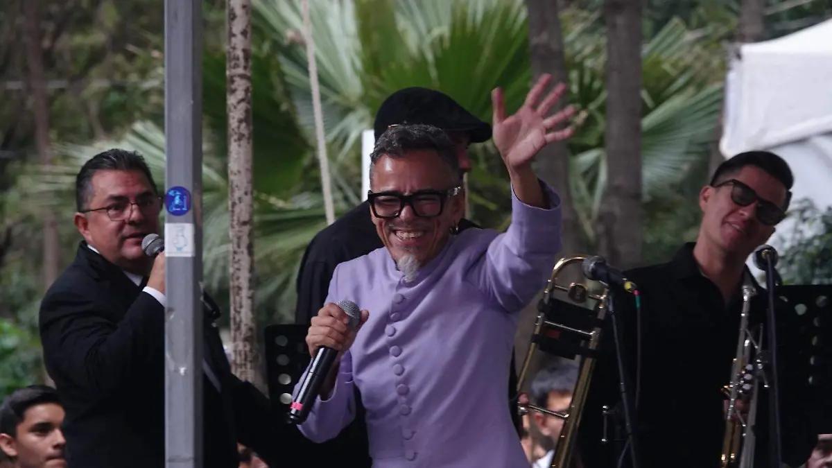 Rinden homenaje a José José en la colonia Claveria a seis años de su fallecimiento
