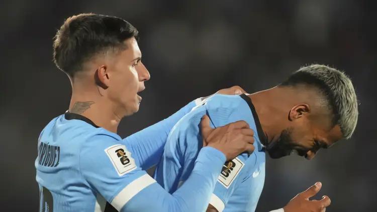 Uruguay aplasta a Perú y asegura su boleto al Mundial