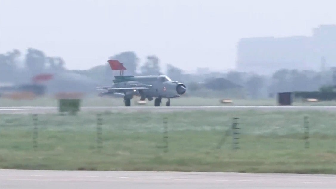 MiG-21 Retires: India Bids Farewell To IAF’s Iconic Fighter Jet During Decommissioning Ceremony Held In Chandigarh; VIDEO