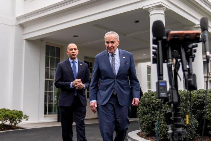 Shutdown standoff deepens ahead of crucial meeting at the White House