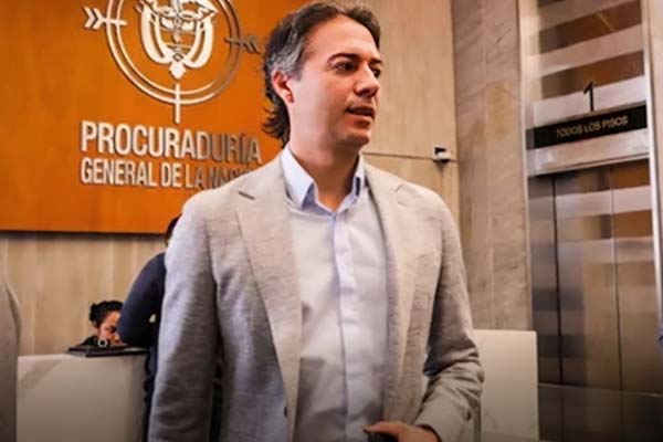 Daniel Quintero nuevamente ofrece lavadoras en unas elecciones: la ocasión anterior no cumplió