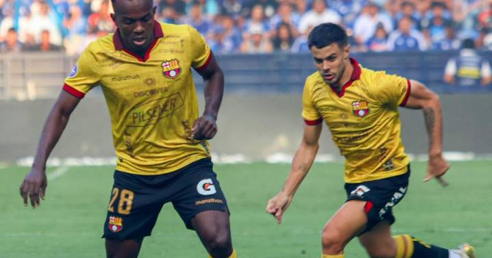 Barcelona SC dio el golpe de visita por el Clásico del Astillero: goleó 4-0 a Emelec, de Christian Cueva, y se ubicó segundo en la LigaPro