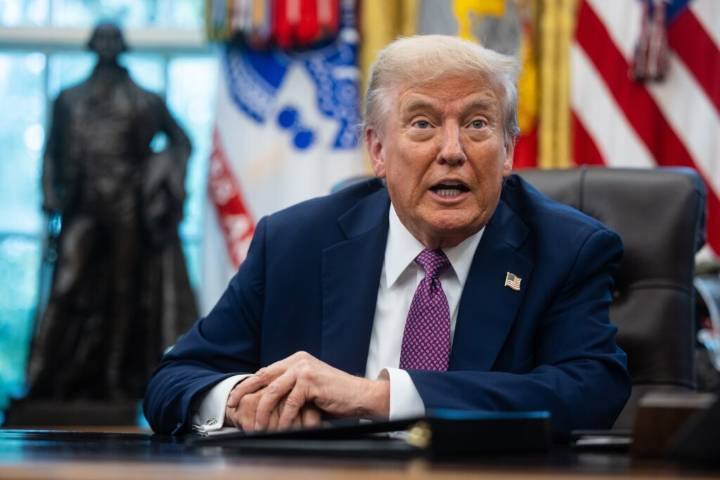 Advierte Trump  a Venezuela que derribará sus cazas si ponen en peligro a militares de EEUU