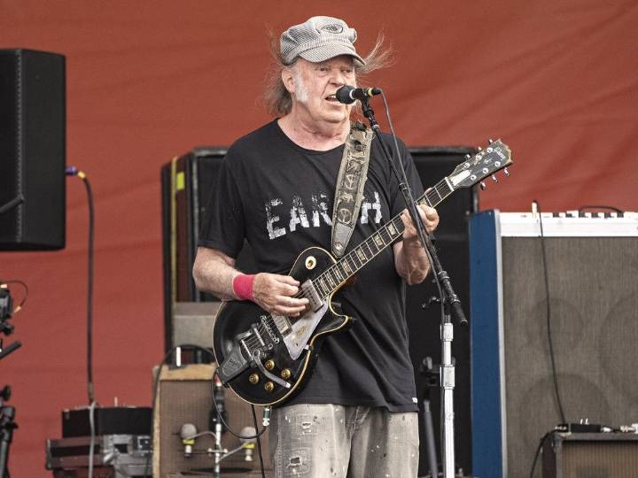 Neil Young plays Burnaby's Deer Lake Park: What to know before you go