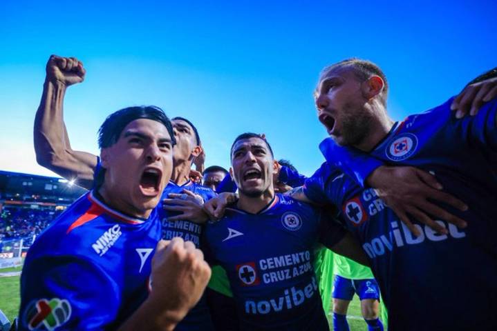 Cruz Azul vence al Pachuca y sigue invicto en el Apertura 2025