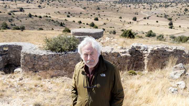 Julio Llamazares: «La herida moral de la Guerra Civil sigue abierta»