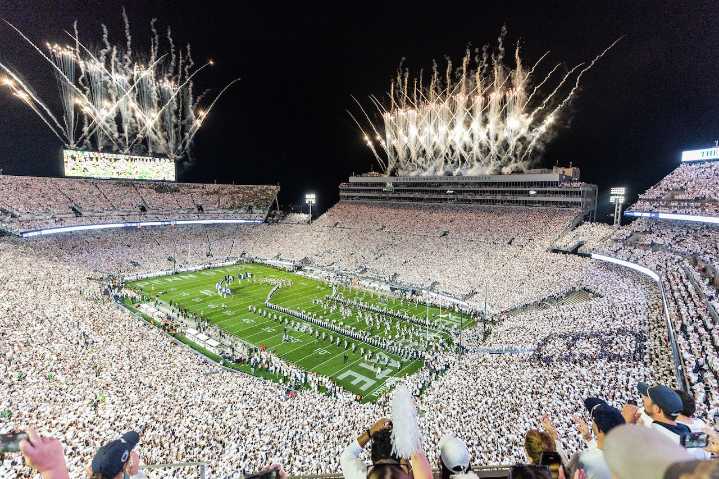 Did Penn State set a Beaver Stadium attendance record vs. Oregon?