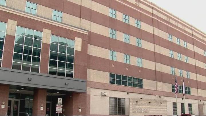 Houston Pine Valley: Man allegedly stabs roommate to death; police seeking more information