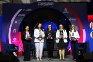¿Cómo transforman las mujeres la industria automotriz?