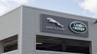 Jaguar Land Rover mantiene detenida su producción tras ciberataque; gobierno de Reino Unido otorga garantía de préstamo por 2 mil mdd