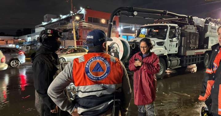 Gaby Osorio supervisa labores nocturnas y coordina acciones para atender colonias afectadas en Tlalpan