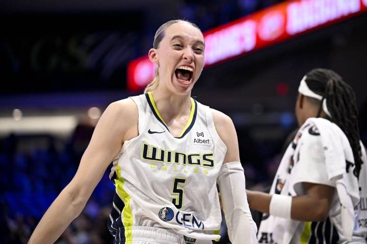 Deadspin | Wings snap long streak with season-ending win vs. Mercury