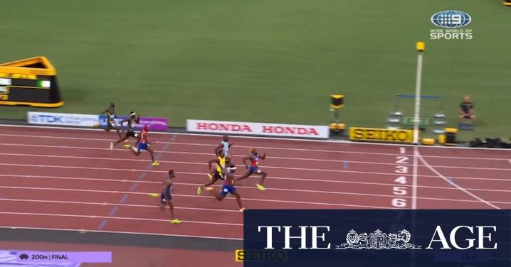 Lyles roars to 200m gold