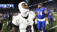 Fanático agrede a Lamar Jackson en partido de NFL y recibe expulsión permanente