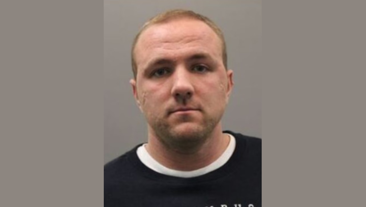 Ex-Alabama prison officer sentenced for accepting $10,000 in bribes to smuggle contraband