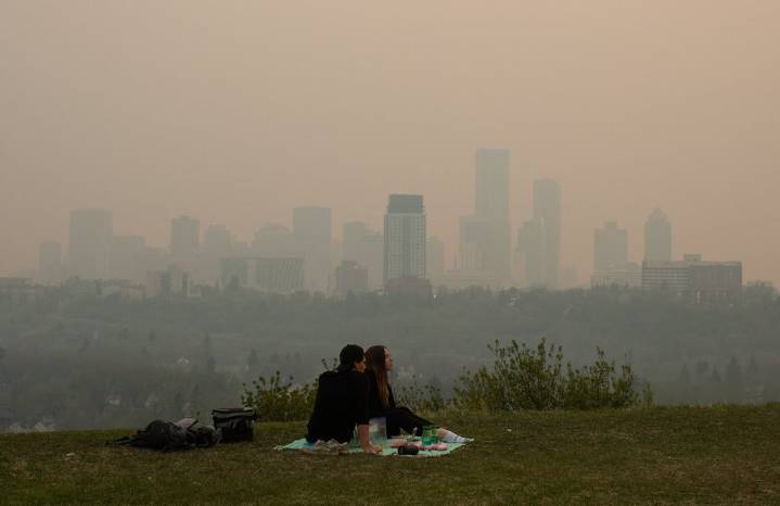 Air quality warnings issued in Alberta, Saskatchewan as smoke blankets area