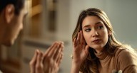 Gaslighting: cómo detectar la manipulación emocional y proteger tu bienestar