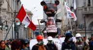 Marcha de jóvenes en Lima: Ciudadanos protestan en la Plaza San Martín (GALERÍA)