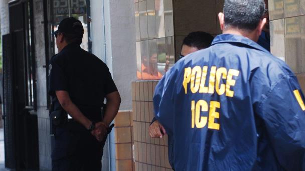 Muere mexicano herido en ataque a centro de detención de migrantes en EEUU