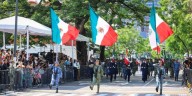 Familia viaja desde Guanajuato para disfrutar el desfile de GDL