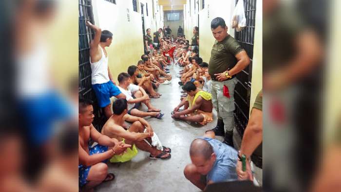 INPE frena extorsiones en penal de Iquitos y confisca celulares y droga
