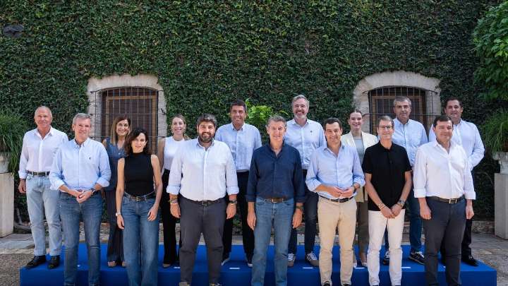 Mañueco defiende la gestión del PP donde gobierna frente al "caos" de Sánchez