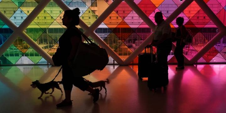 Trump admin ditches Biden-era plan to make airlines pay compensation for flight disruptions