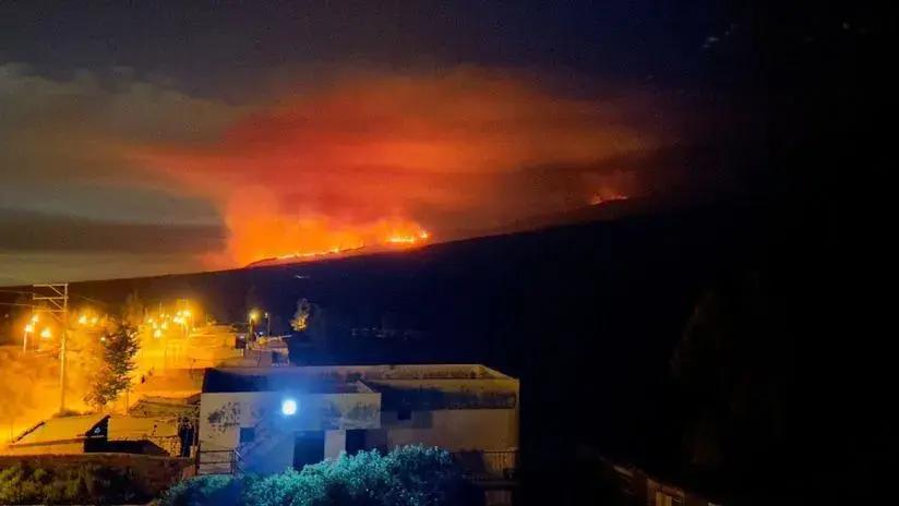 Arequipa: al menos 48 hectáreas de área natural fueron arrasadas por un incendio forestal en las faldas del volcán Misti