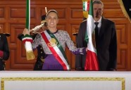 Claudia Sheinbaum vitorea a héroes y heroínas de la independencia de México desde Palacio Nacional