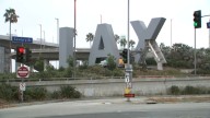 Emblemático letrero del aeropuerto de Los Ángeles será desmontado debido a ampliación de carreteras de LAX