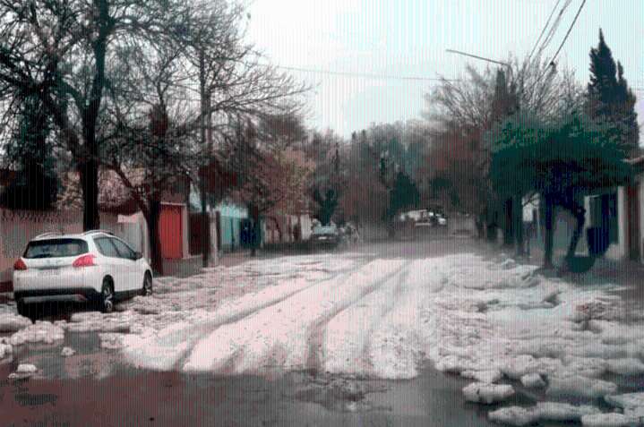 En La Pampa sorprendió la caída de piedras de gran tamaño
