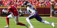 Ravens defense keeps losing bodies with Roquan Smith, Marlon Humphrey injuries