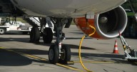 Niño afgano sobrevive a viaje en el tren de aterrizaje de un avión de Kabul a Delhi