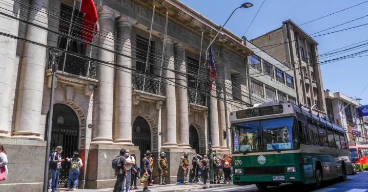 Fue a juicio por vendedor ambulante que comercializaba lo mismo que él y frente a su local: Corte ordena a Municipalidad reubicarlo