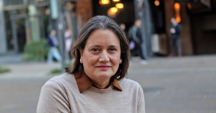 Laura Albornoz en la mira: parlamentarios exigen que la vocera de Jeannette Jara salga del directorio de ENAP