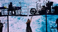 El incendio de Lugo pasa factura a Eva Amaral: sufre una "crisis respiratoria" en pleno concierto